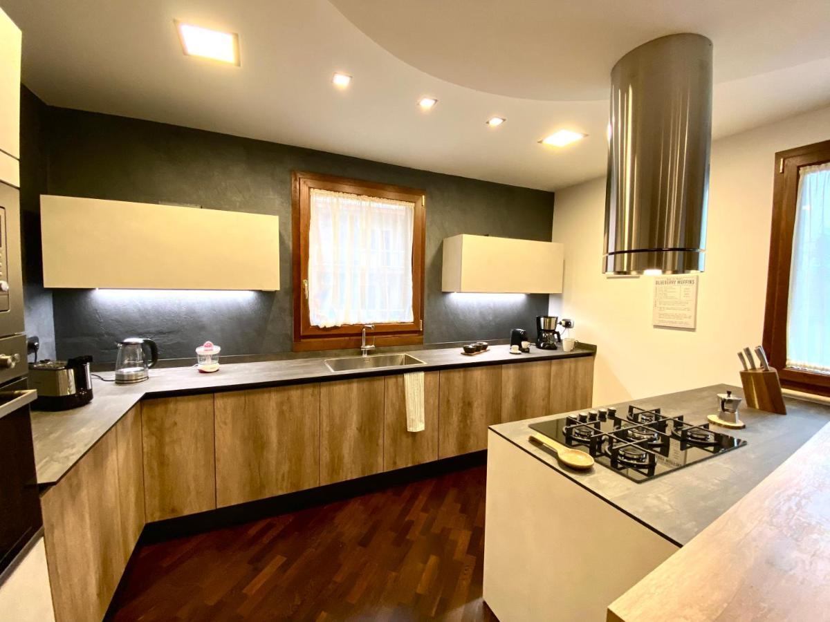 Апартаменты Wood Luxury House Пескара Экстерьер фото